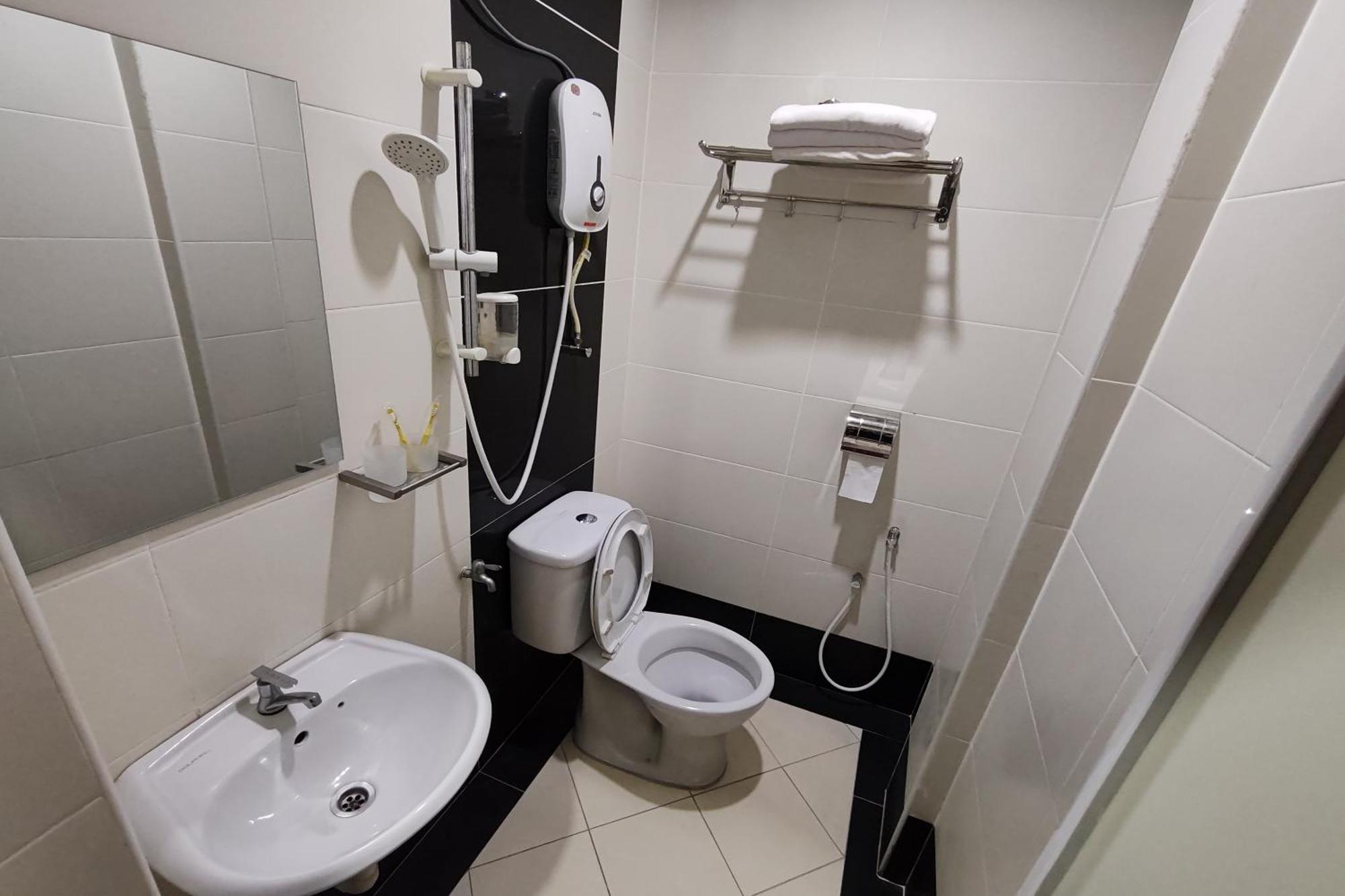 Hotel Sri Puchong Bagian luar foto