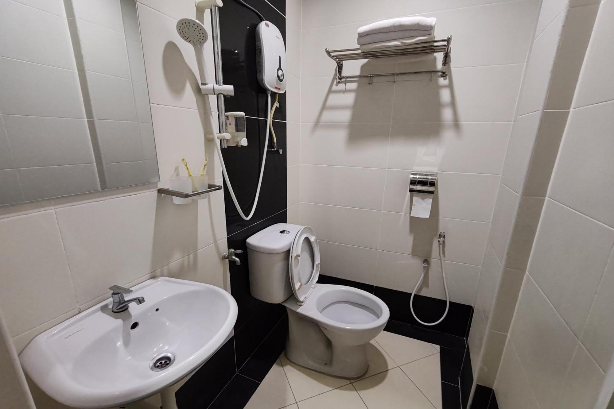 Hotel Sri Puchong Bagian luar foto