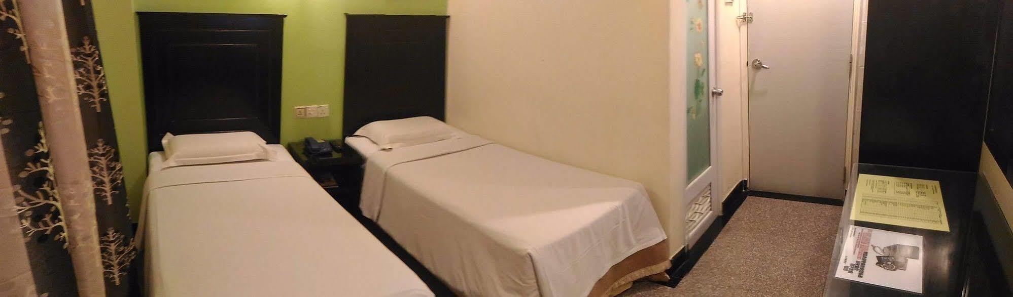 Hotel Sri Puchong Bagian luar foto