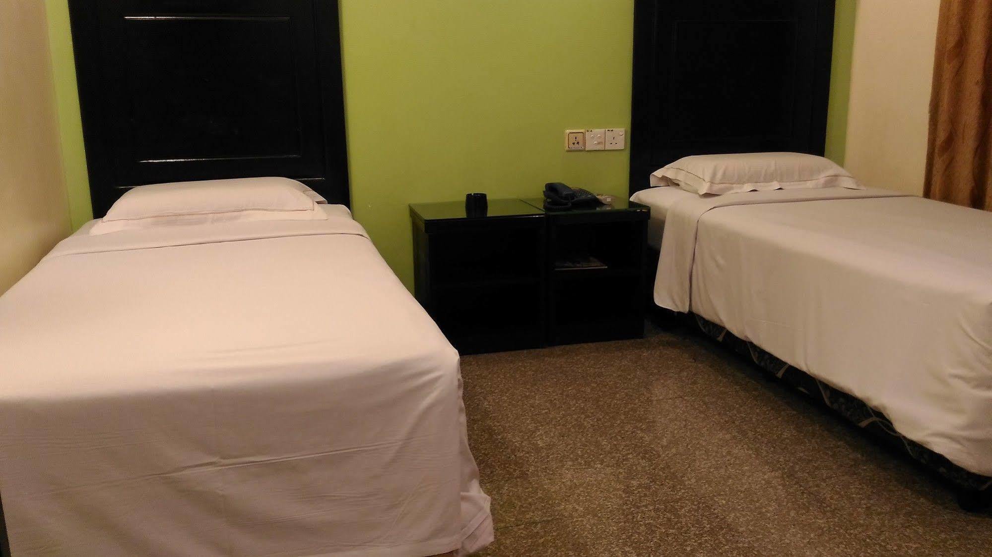 Hotel Sri Puchong Bagian luar foto